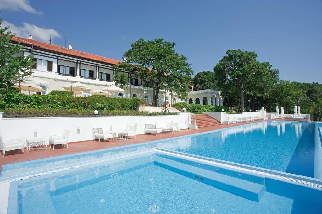 Hvd Boutique Hotel Oasis - Private Beach & Free Parking Golden Sands Exterior photo