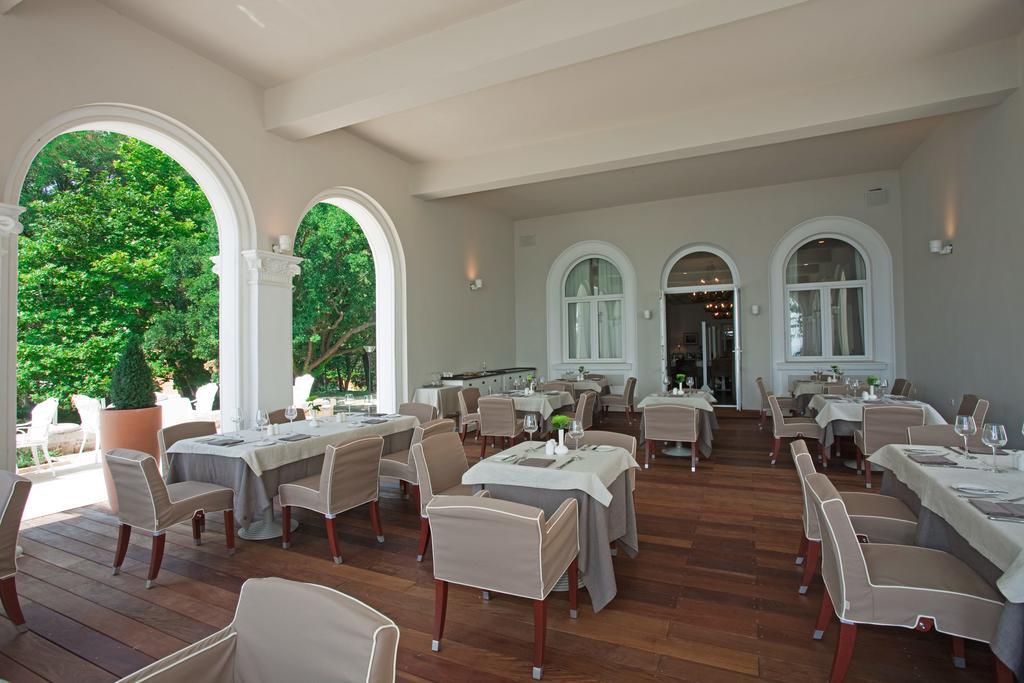 Hvd Boutique Hotel Oasis - Private Beach & Free Parking Golden Sands Exterior photo
