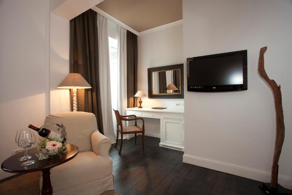 Hvd Boutique Hotel Oasis - Private Beach & Free Parking Golden Sands Room photo