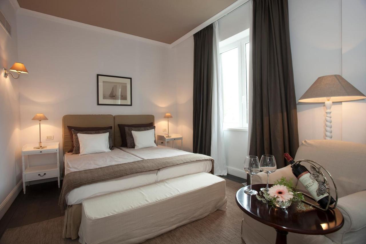 Hvd Boutique Hotel Oasis - Private Beach & Free Parking Golden Sands Exterior photo